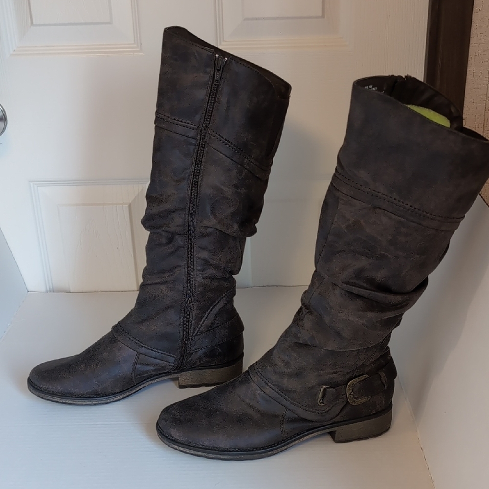 BareTraps Brown Heeled Boots with Decorative Buckles